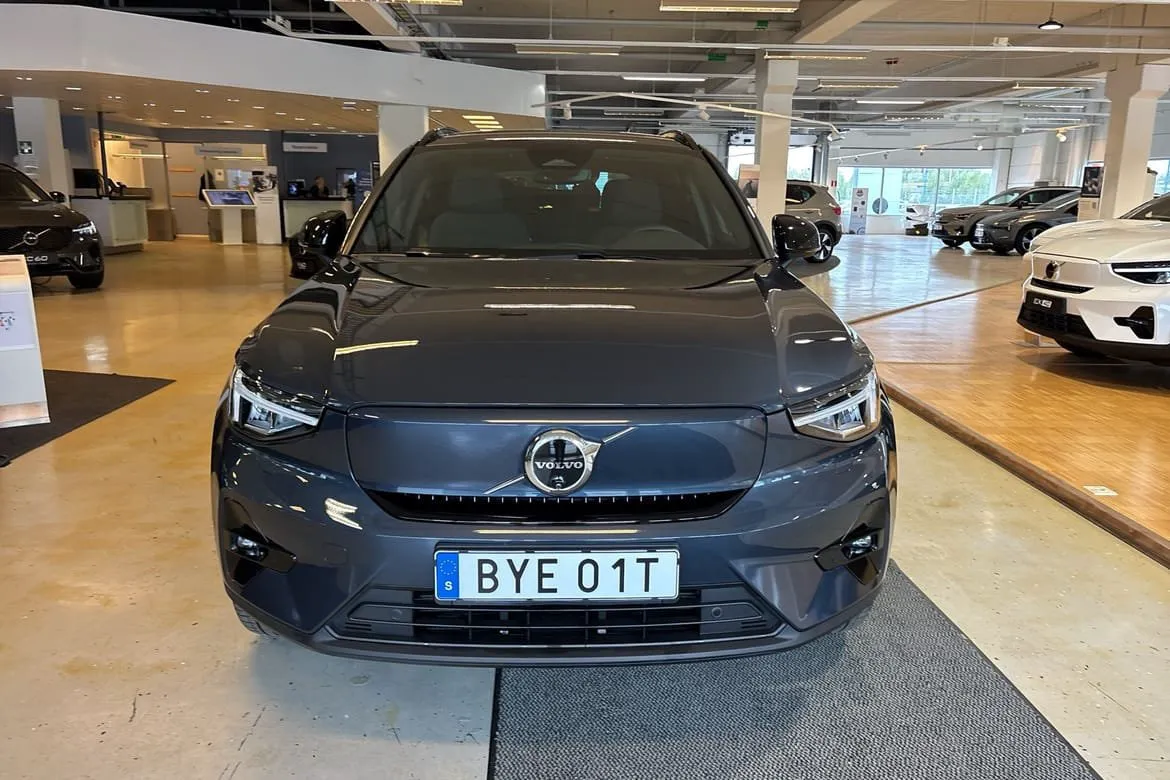 Vehicle image 36
