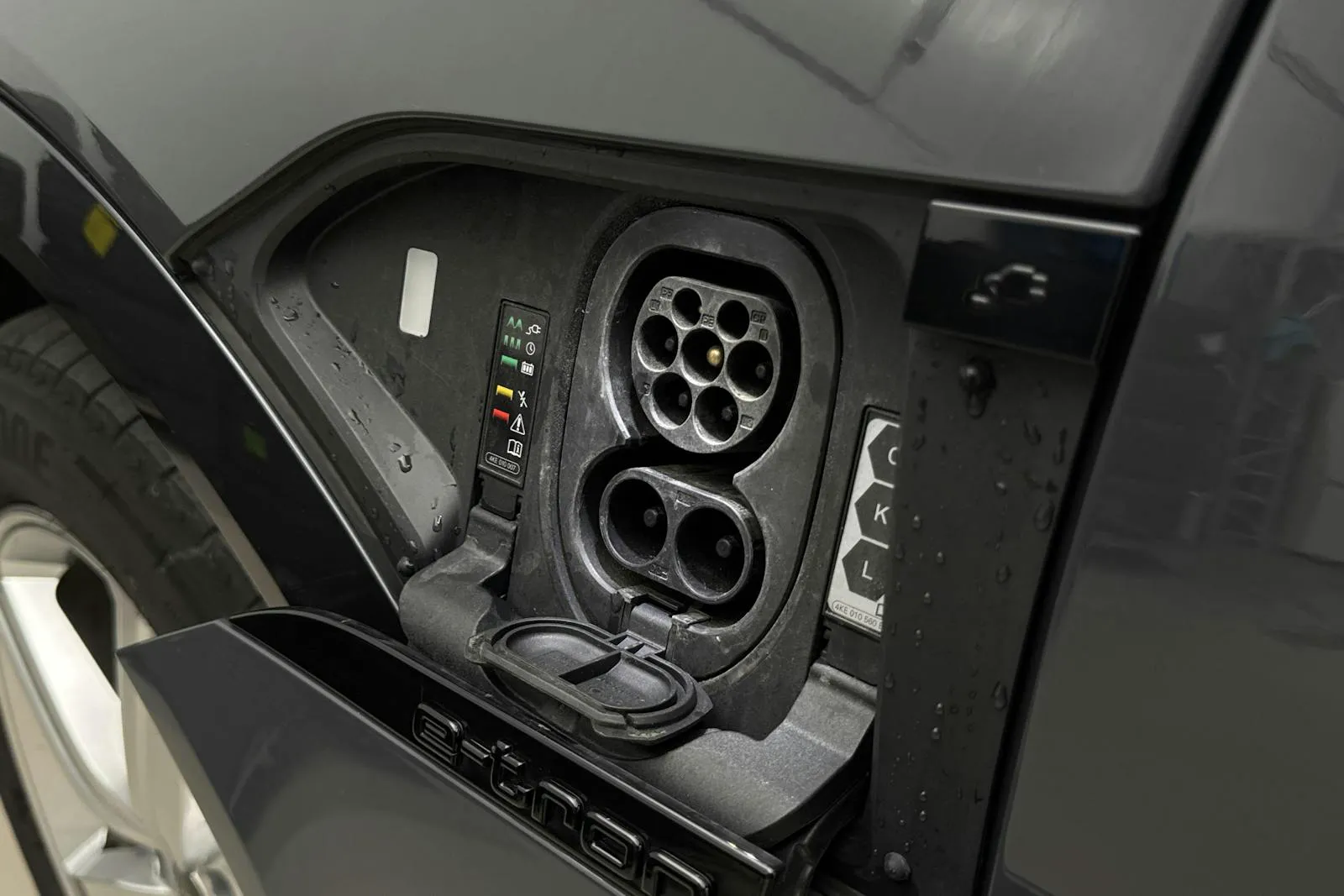Vehicle image 20