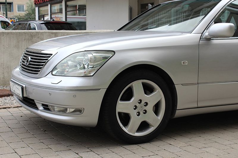 Lexus LS bild 15
