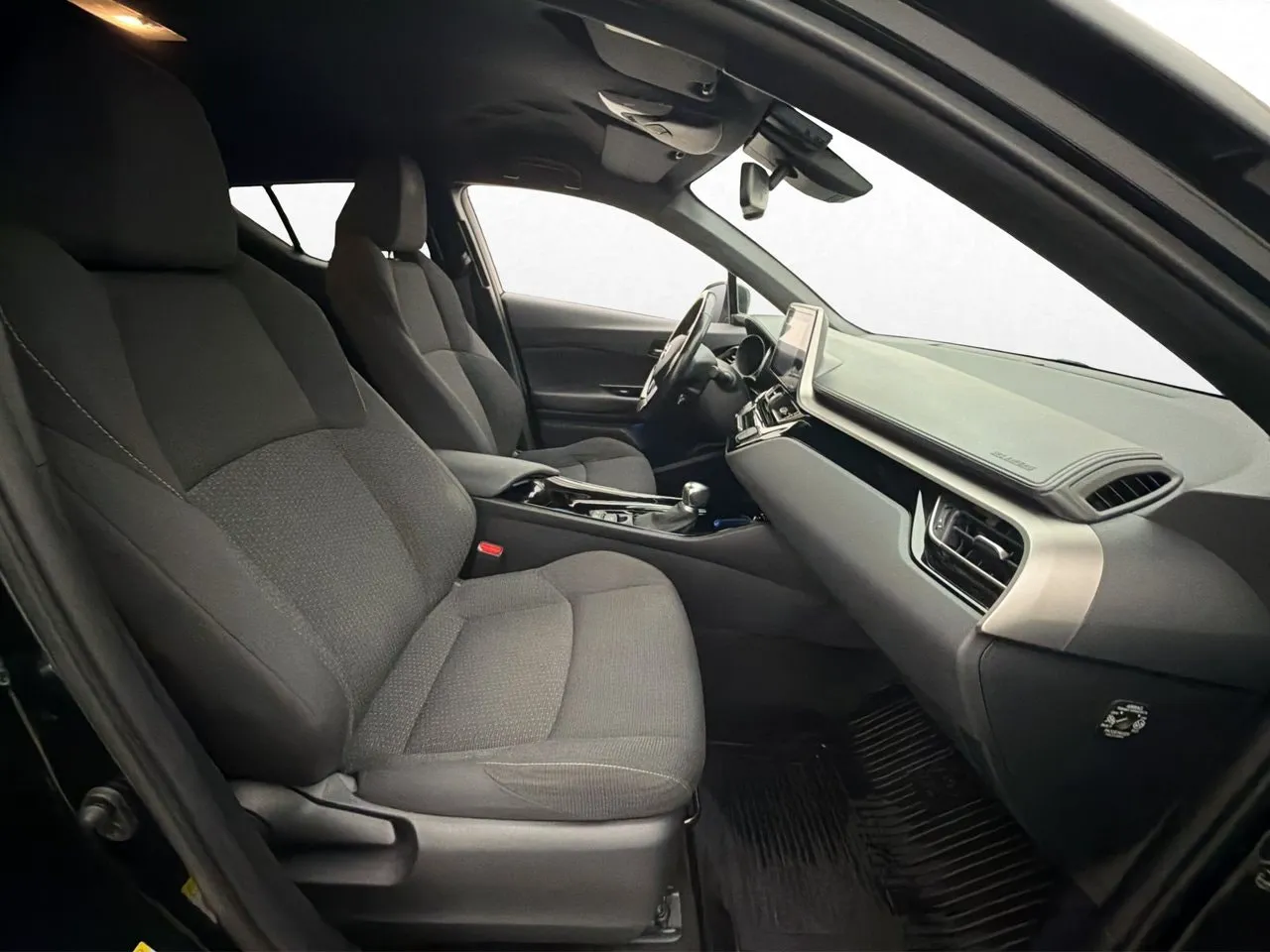 Vehicle image 25