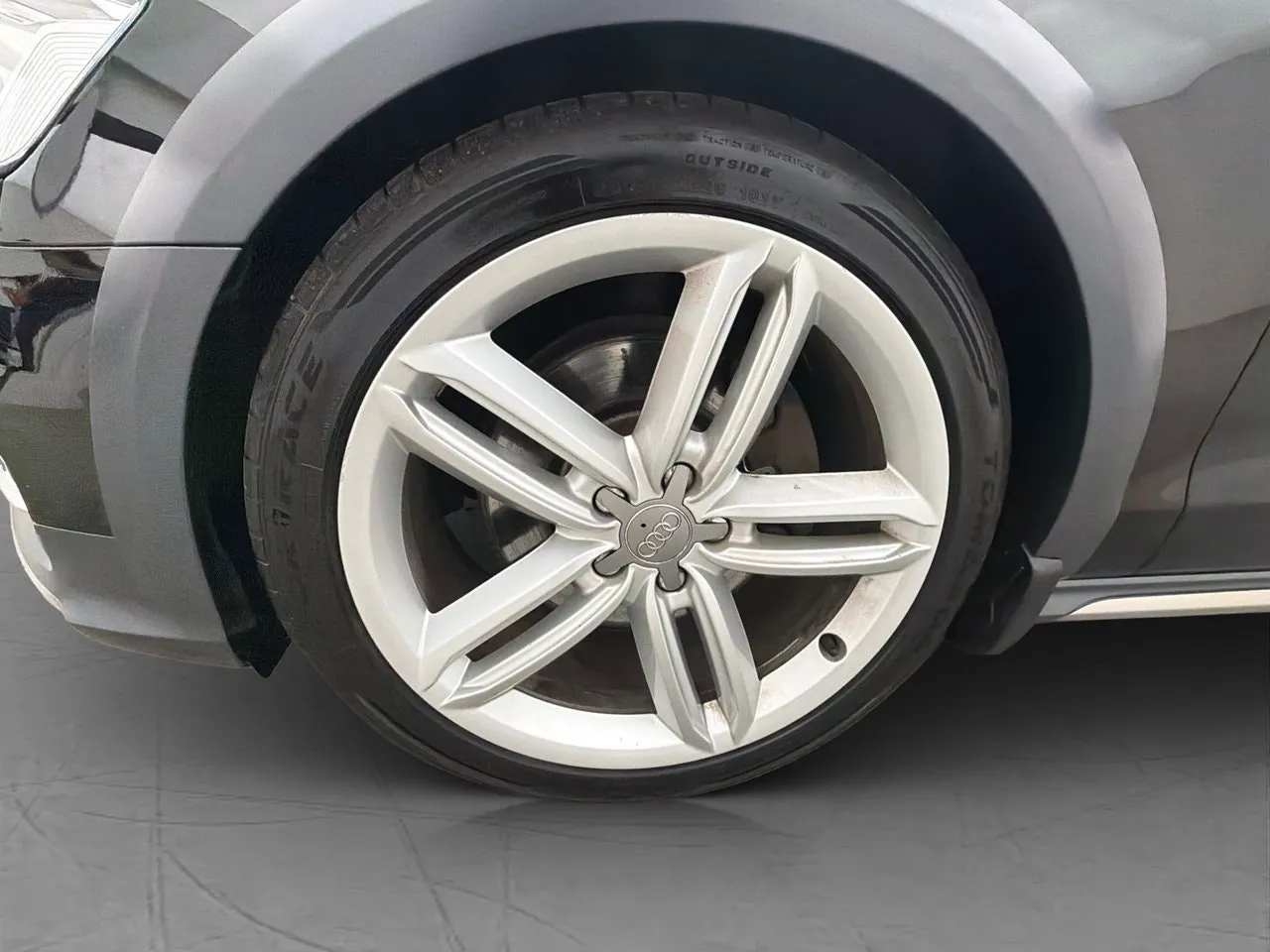 Vehicle image 30