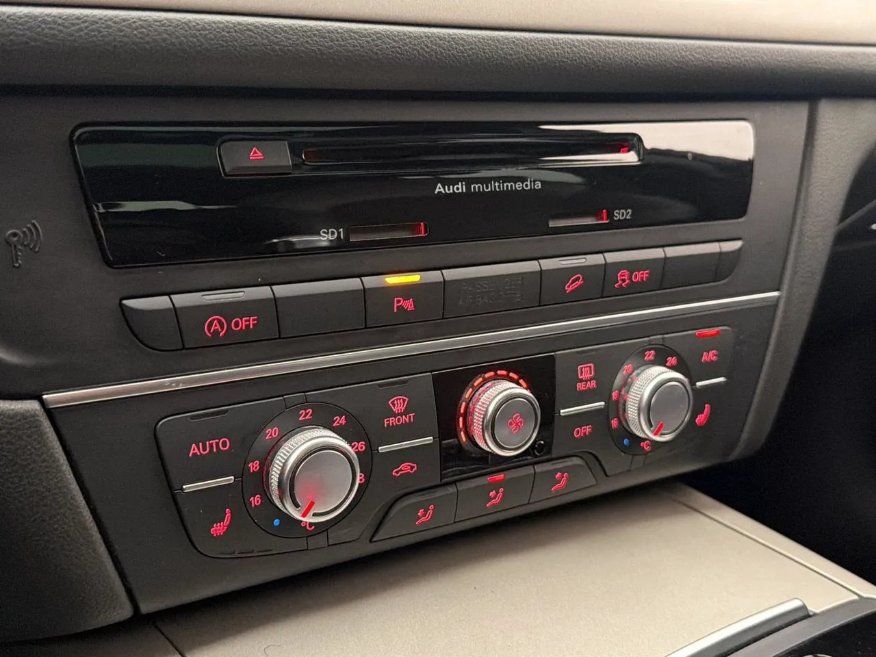 Vehicle image 25