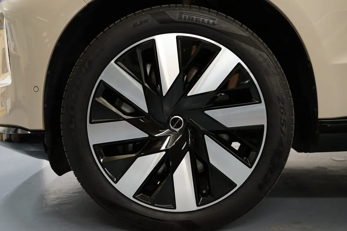 Vehicle image 21