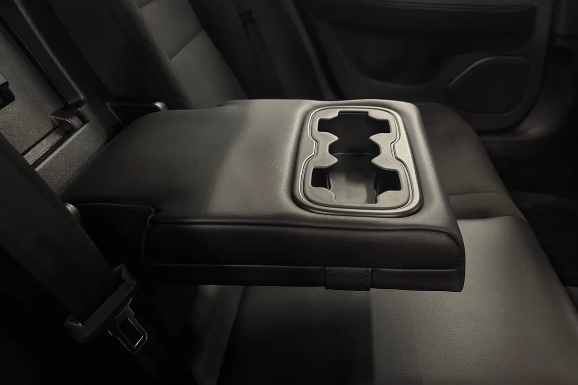 Vehicle image 18