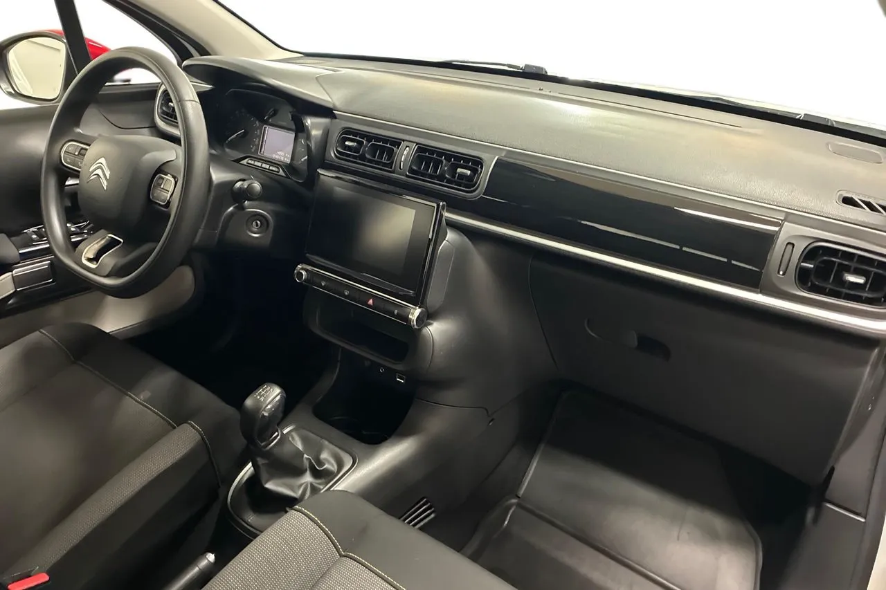 Vehicle image 14