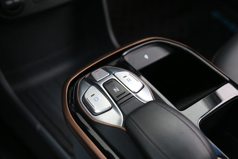 Hyundai IONIQ bild 24