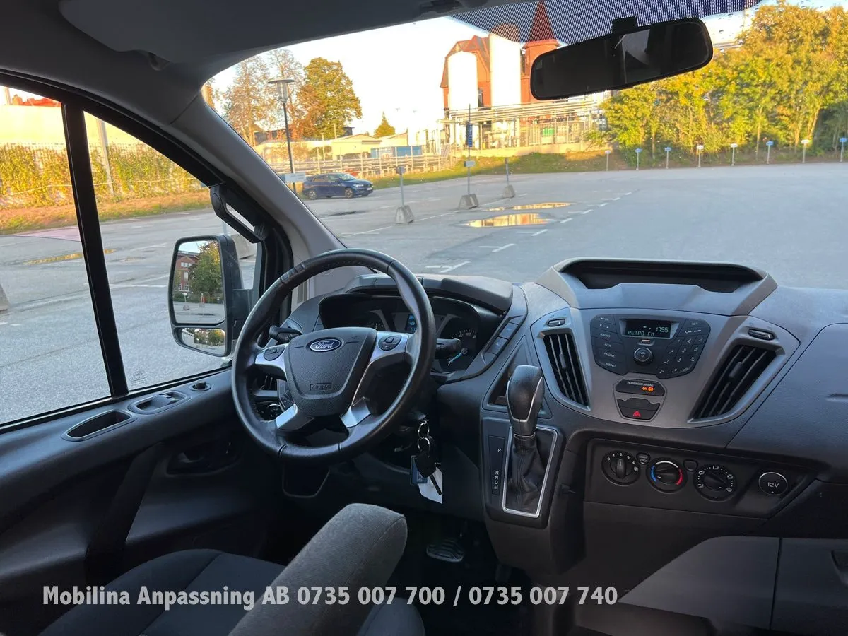 Vehicle image 26