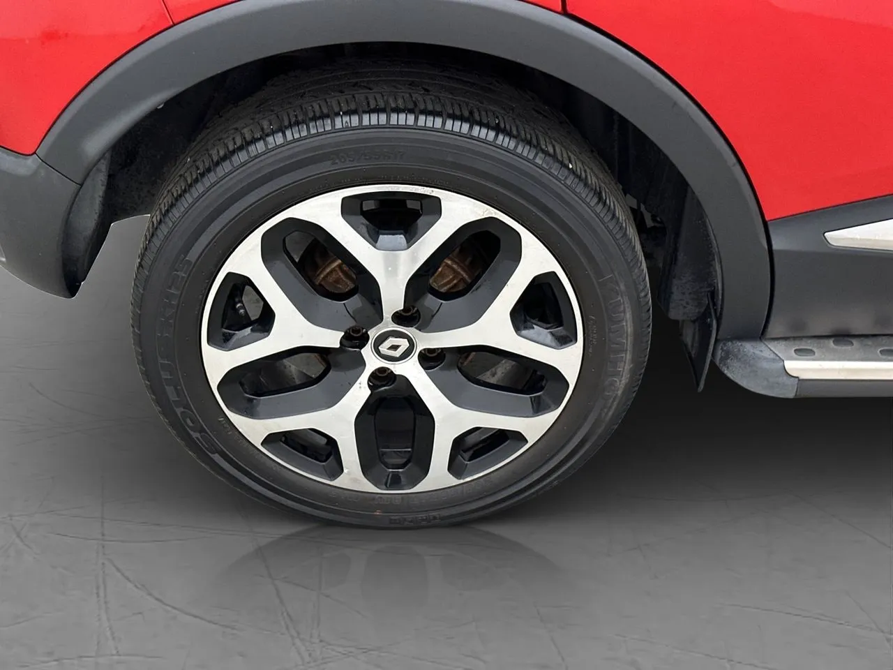 Vehicle image 30