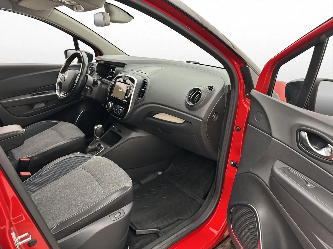 Vehicle image 14