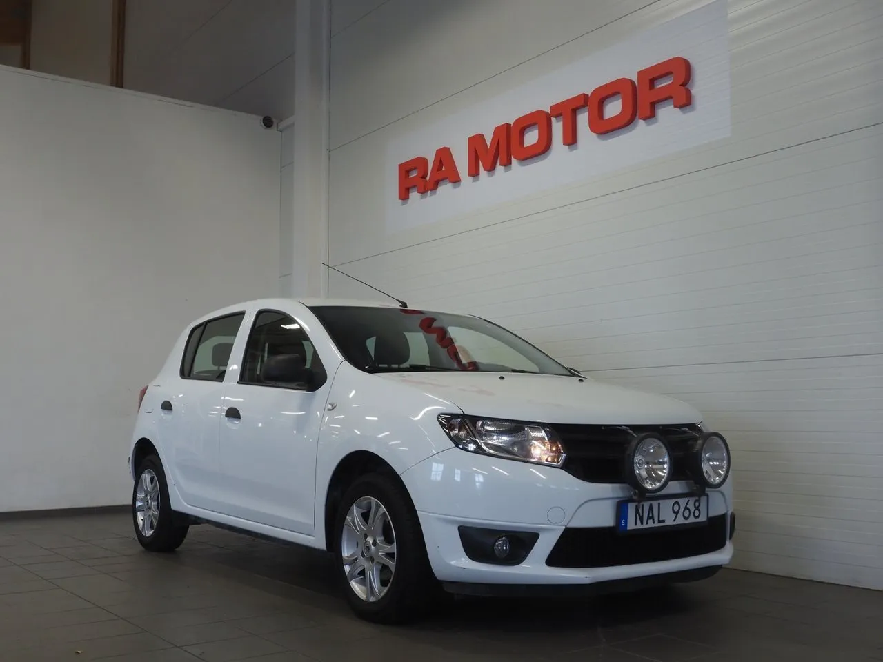 Vehicle image 2