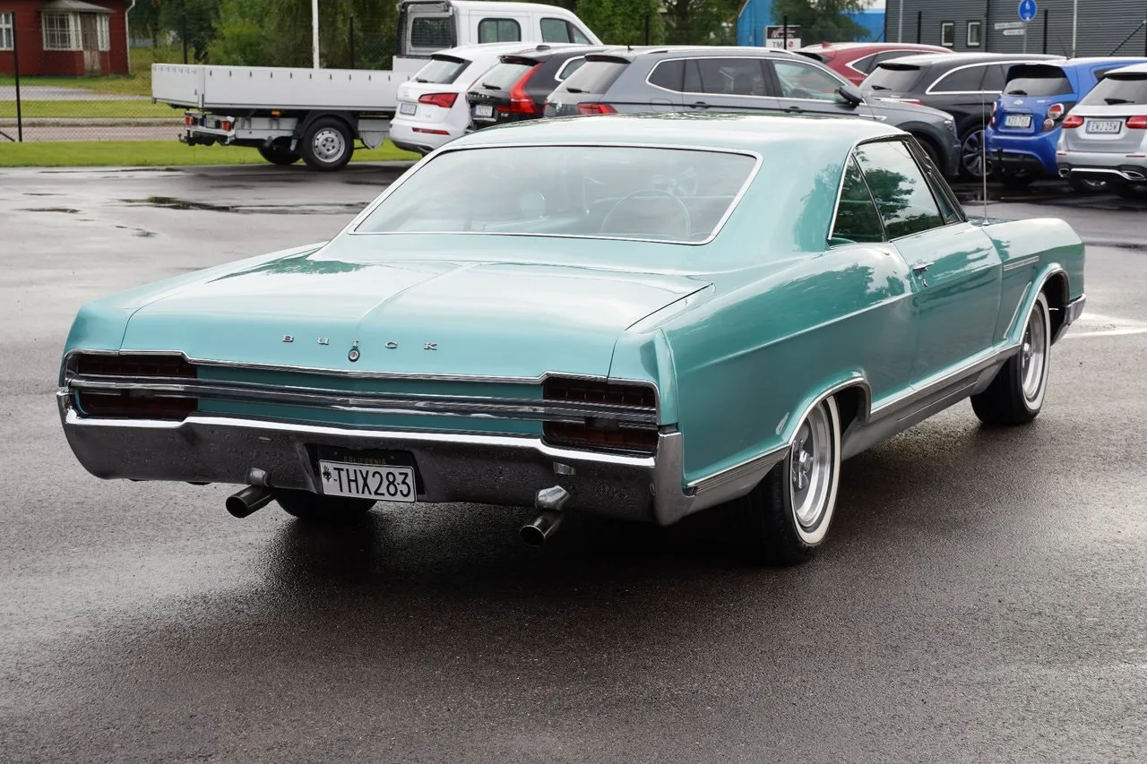 Vehicle image 24