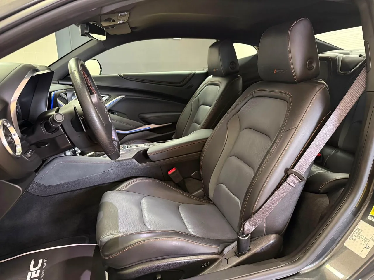 Vehicle image 14