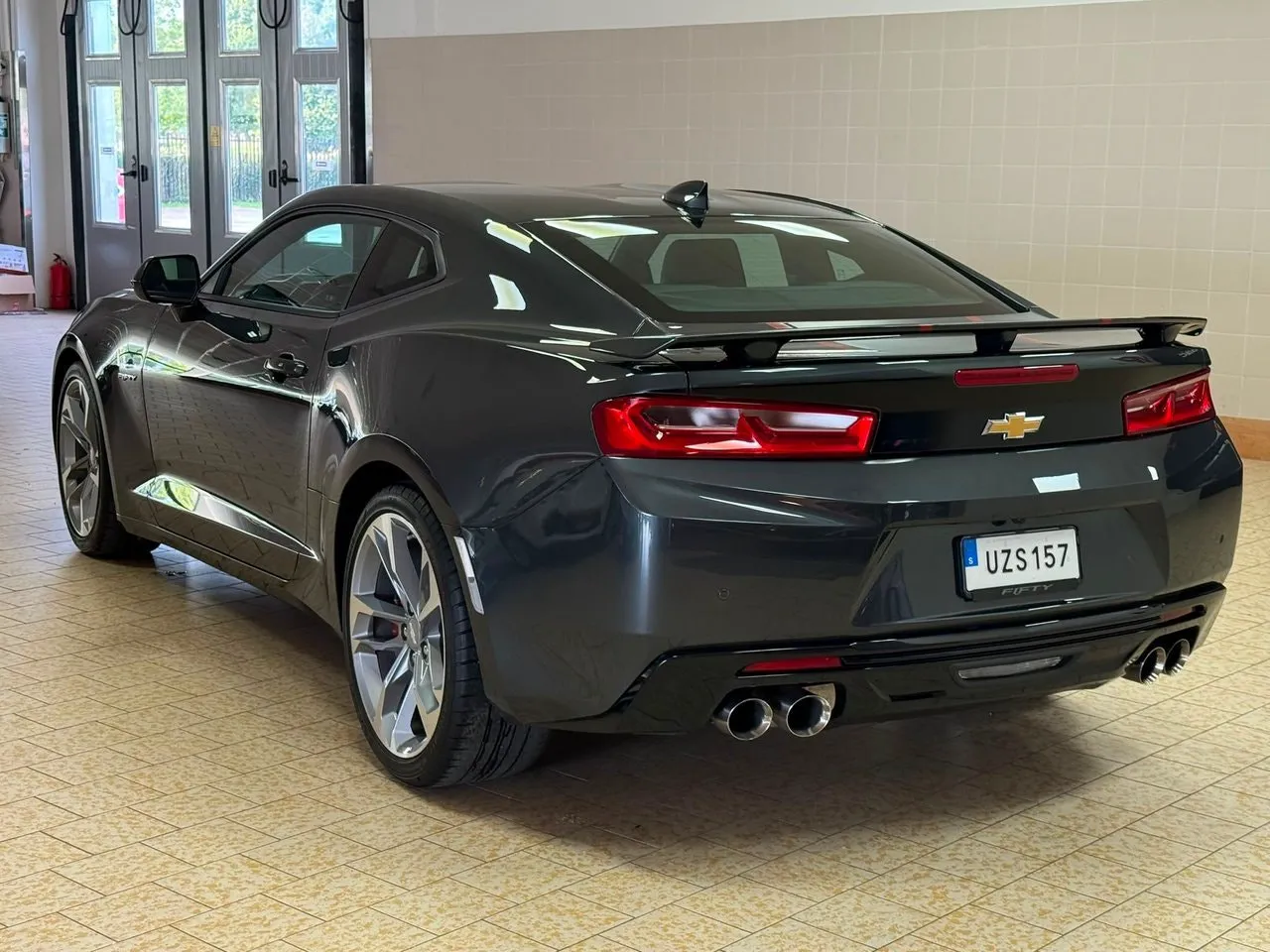 Vehicle image 4