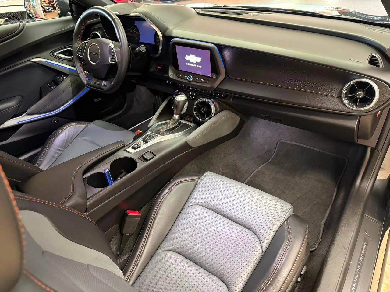 Vehicle image 16