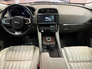 Jaguar F-Pace bild 17