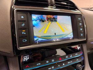 Jaguar F-Pace bild 25
