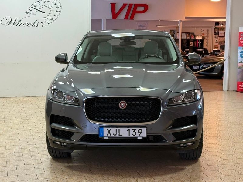 Jaguar F-Pace bild 10