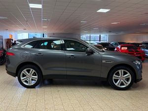 Jaguar F-Pace bild 8