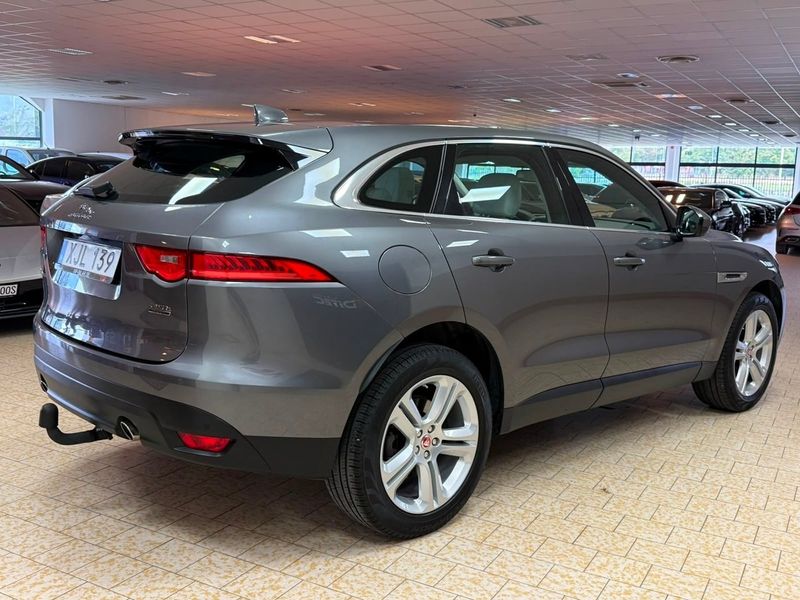 Jaguar F-Pace bild 7
