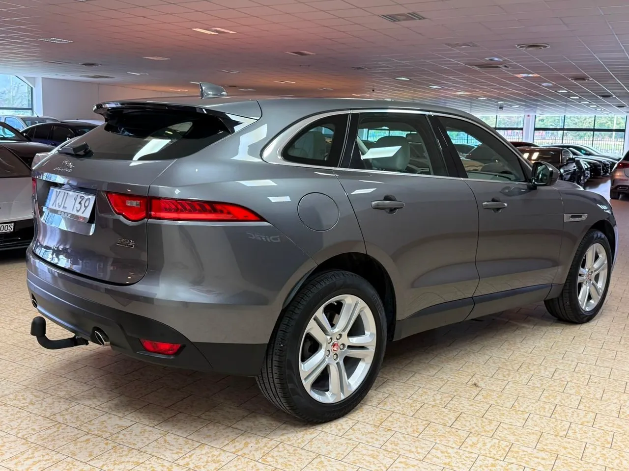 Vehicle image 6