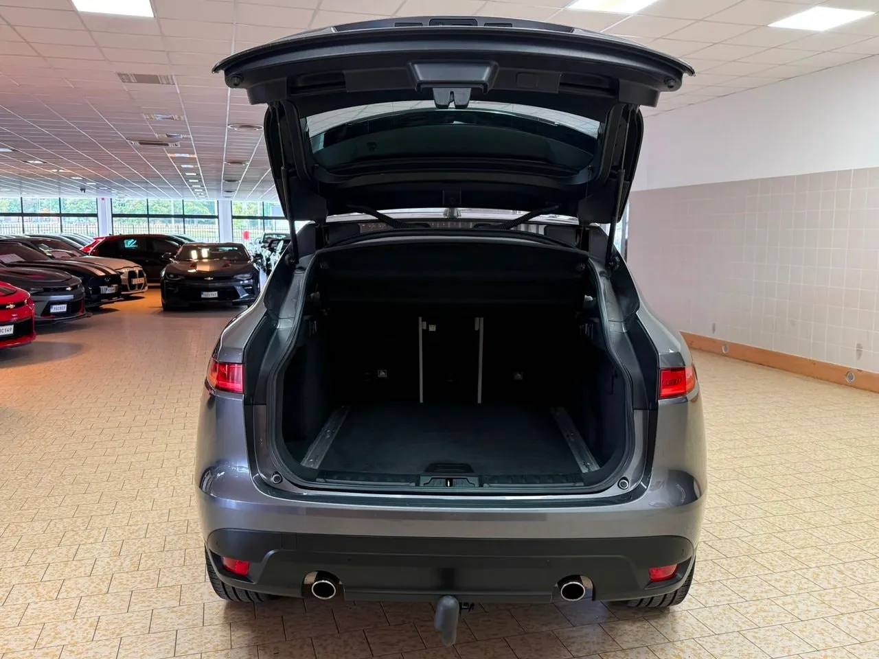 Vehicle image 10