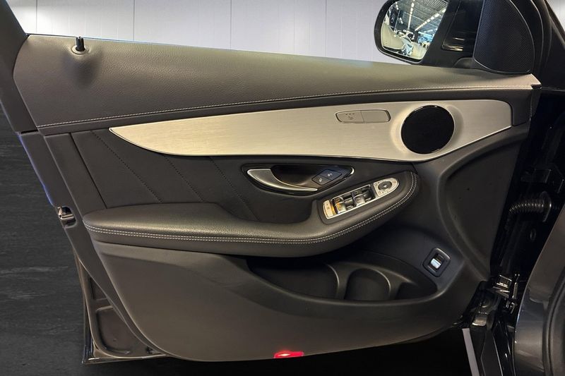 Mercedes GLC300 bild 13