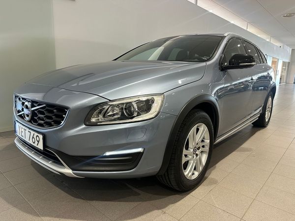 Volvo V60 Cross Country D4 Business Advanced / Sensorer Bak / Automat / - 2017