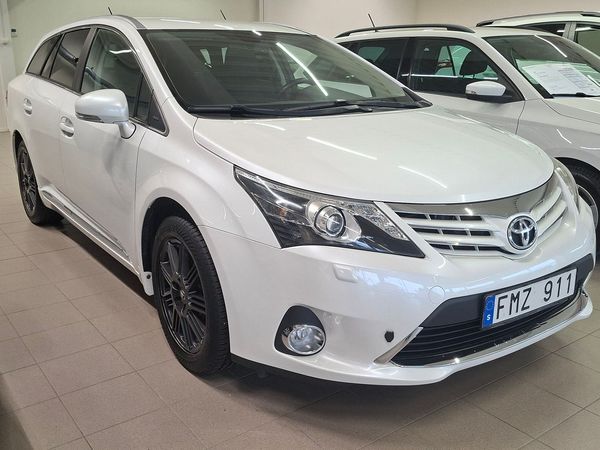 Toyota Avensis Kombi 2.0 CVT EXECUTIVE T-LINE - 2013