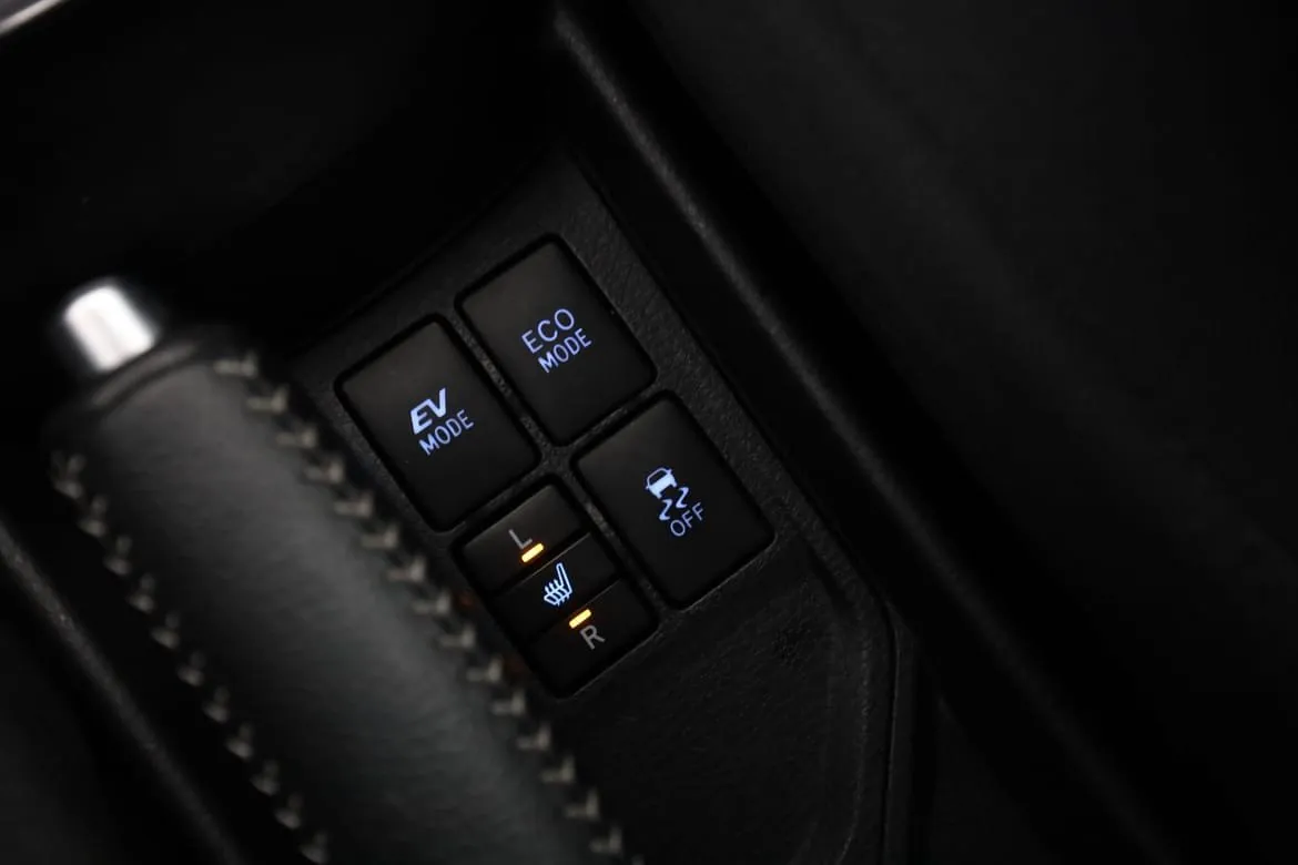 Vehicle image 28