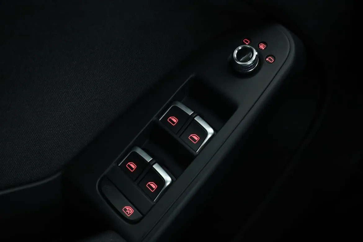 Vehicle image 34