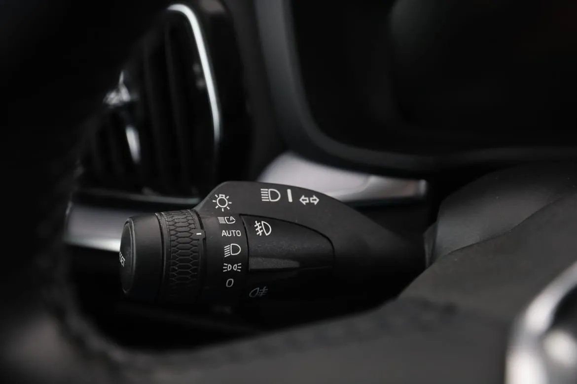 Vehicle image 32