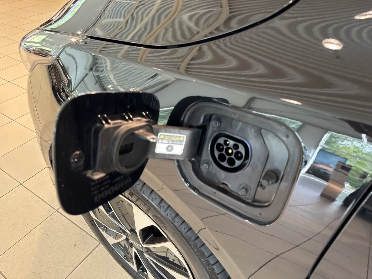 Vehicle image 14