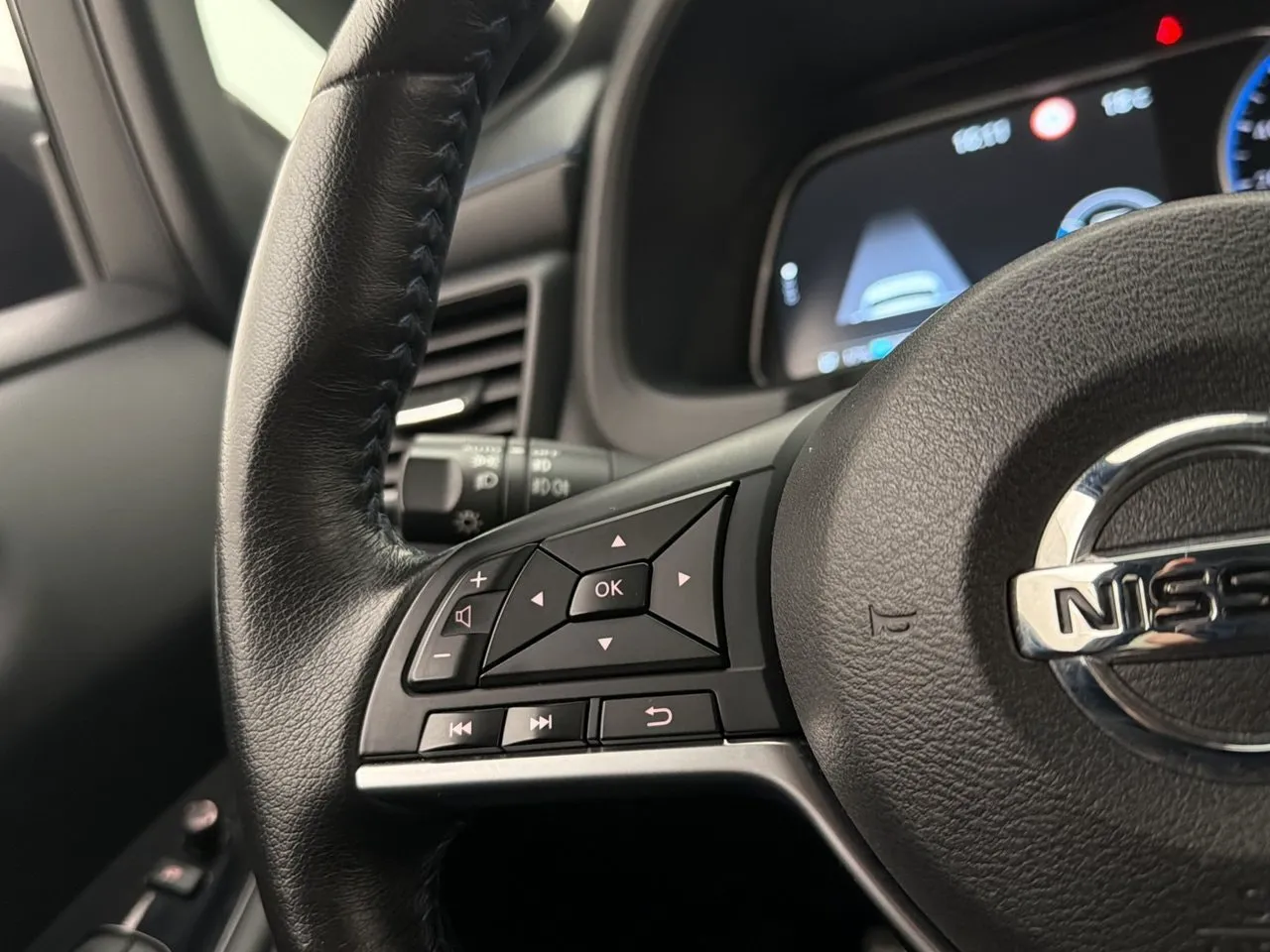 Vehicle image 28