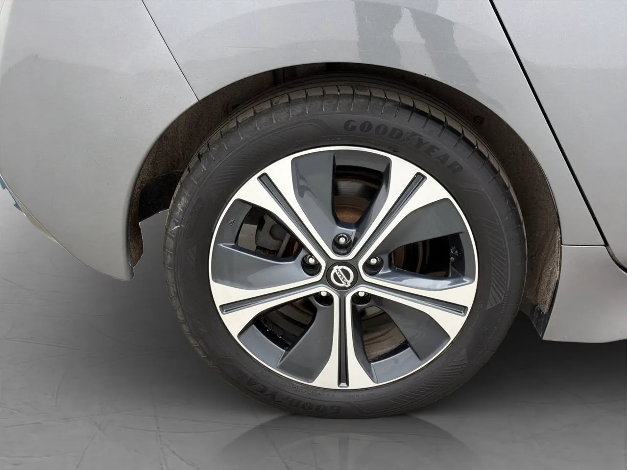 Vehicle image 25