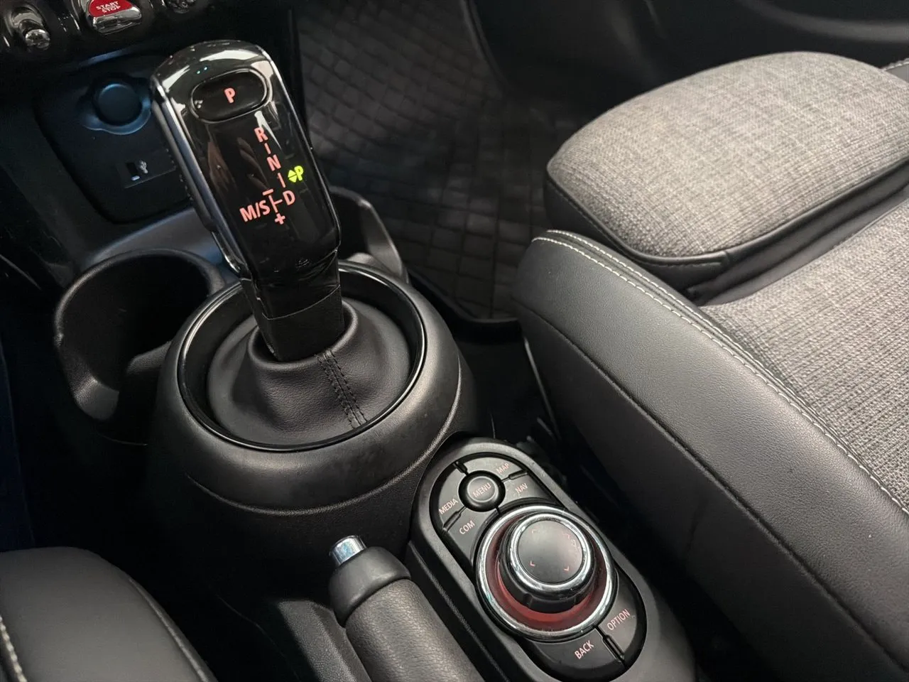 Vehicle image 20