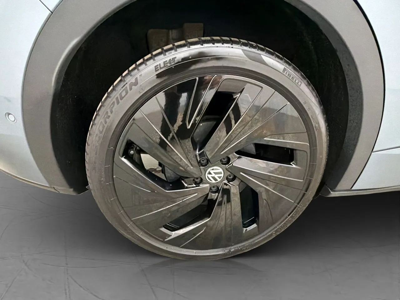 Vehicle image 33
