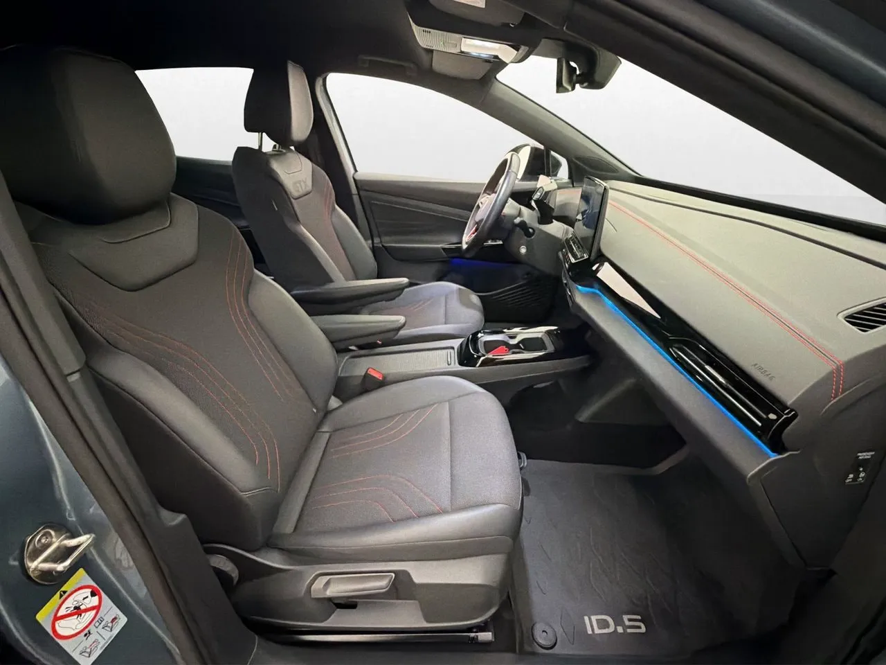 Vehicle image 25