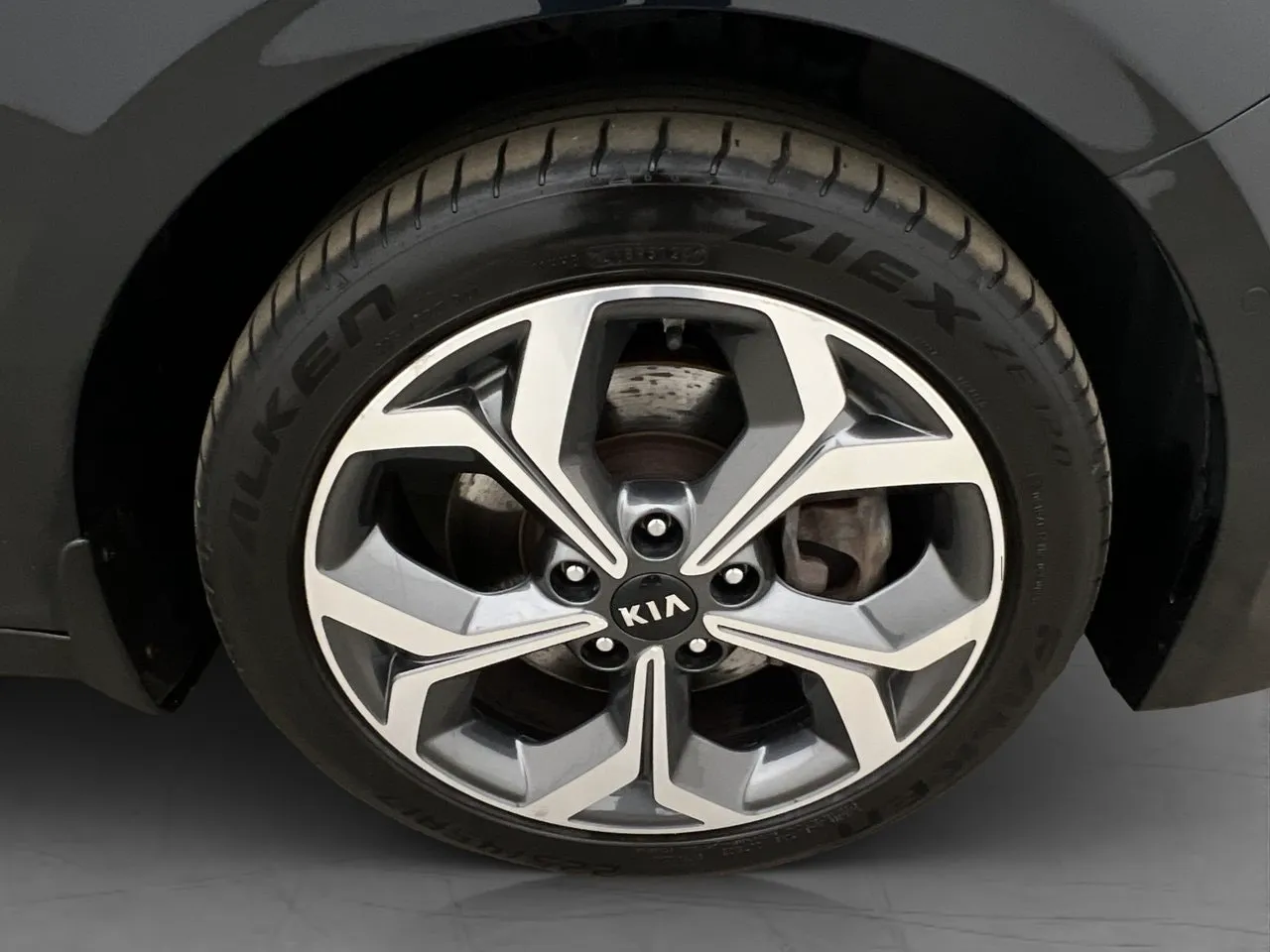 Vehicle image 35