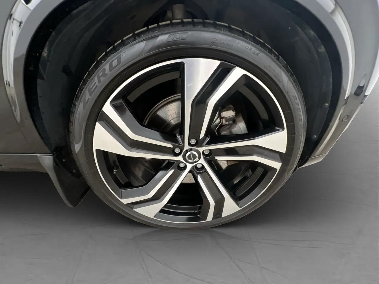 Vehicle image 35