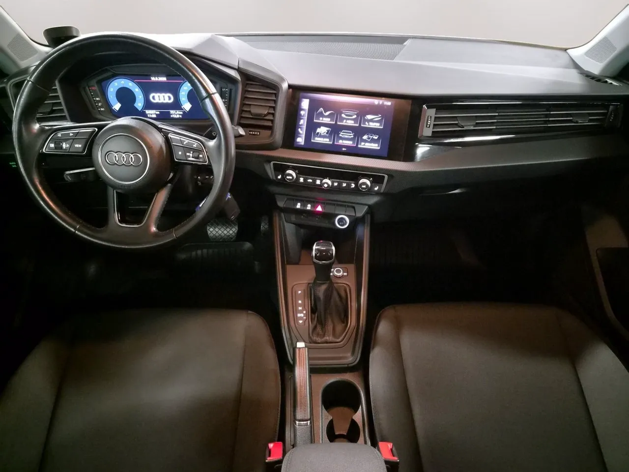 Vehicle image 11