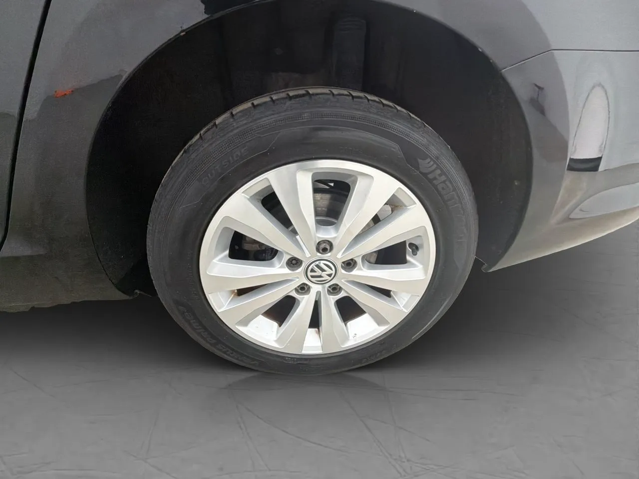 Vehicle image 24