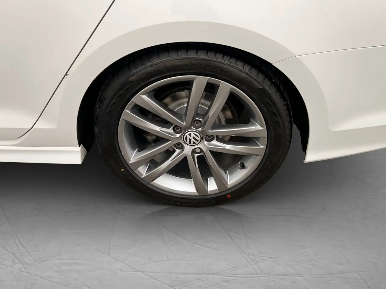 Vehicle image 30