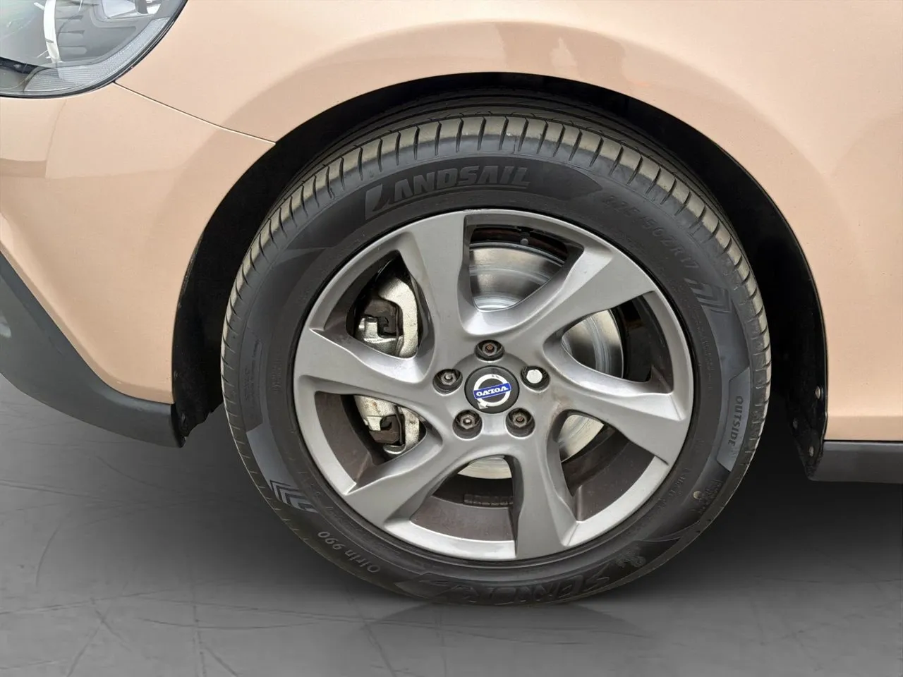 Vehicle image 30