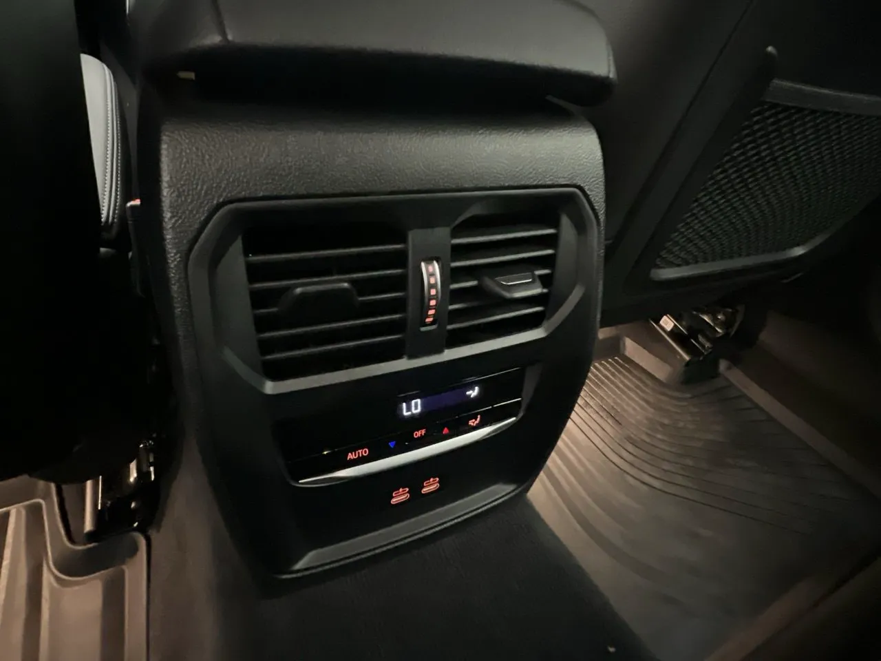 Vehicle image 29