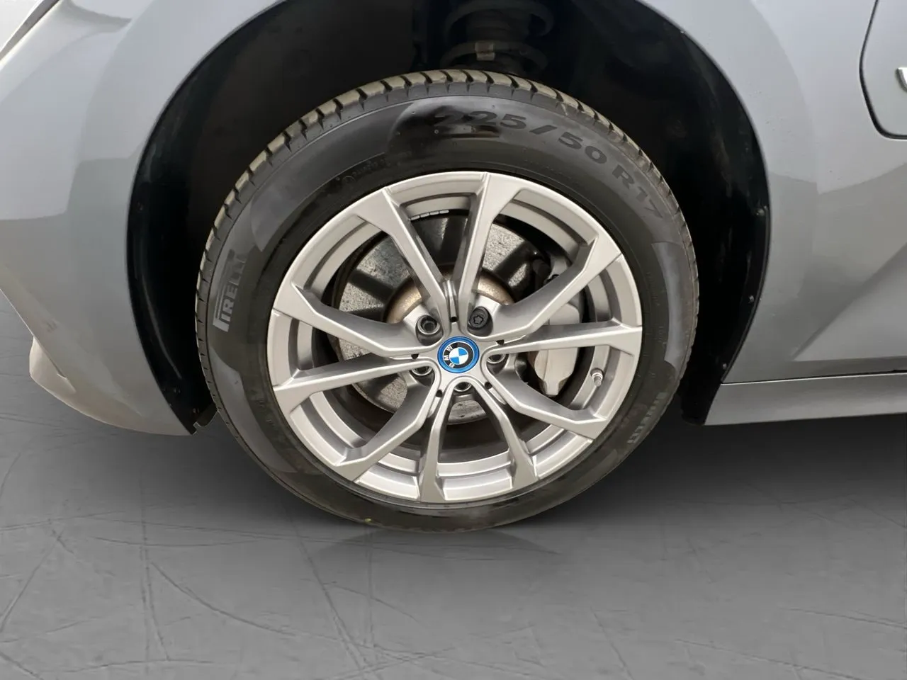 Vehicle image 33