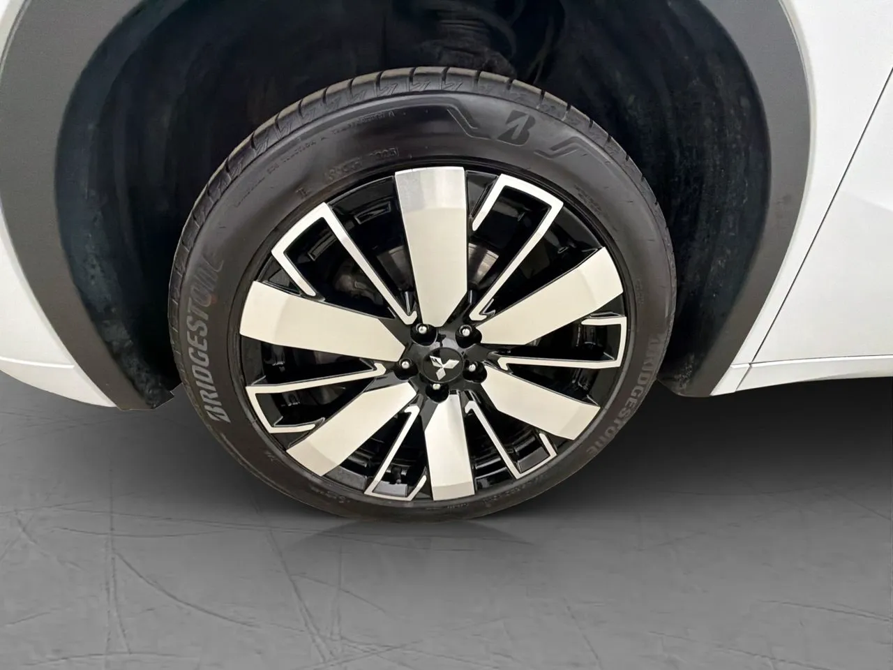 Vehicle image 33