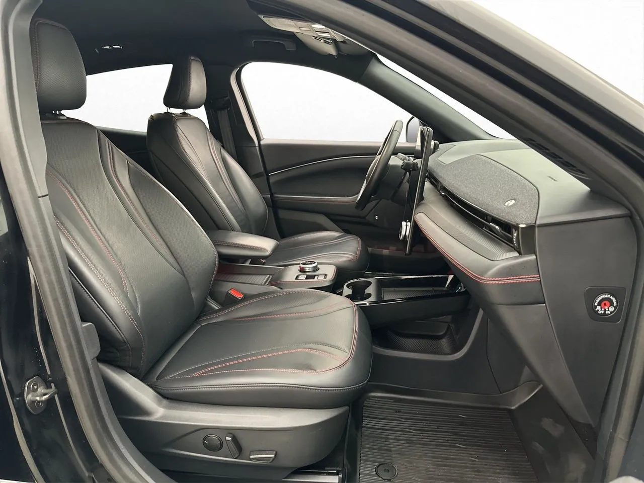 Vehicle image 33