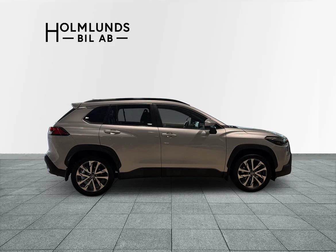 Vehicle image 16