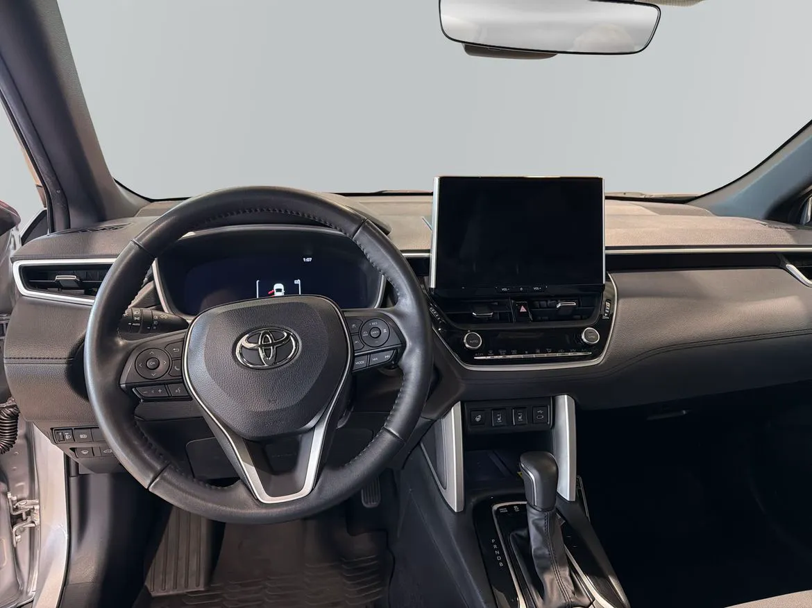 Vehicle image 8