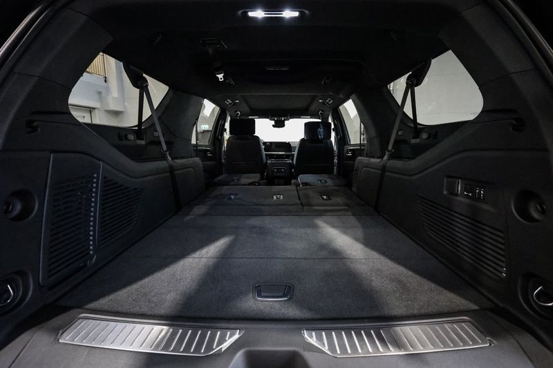Chevrolet Suburban bild 17